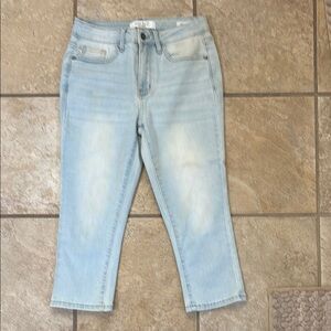 Judy Blue skinny fit  Women's Capri, light Blue , size 3/26